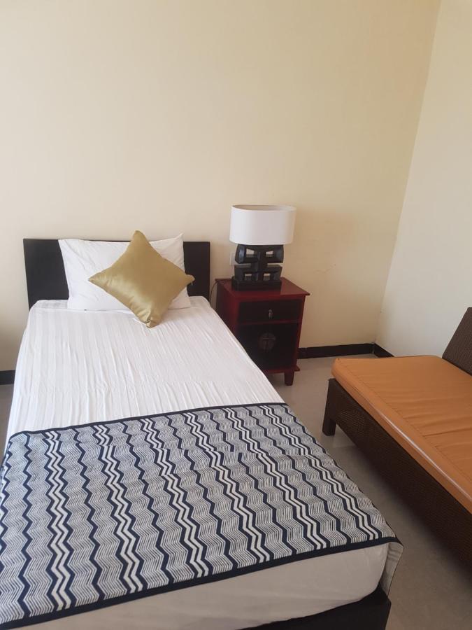 Yogi Homestay Canggu Buitenkant foto