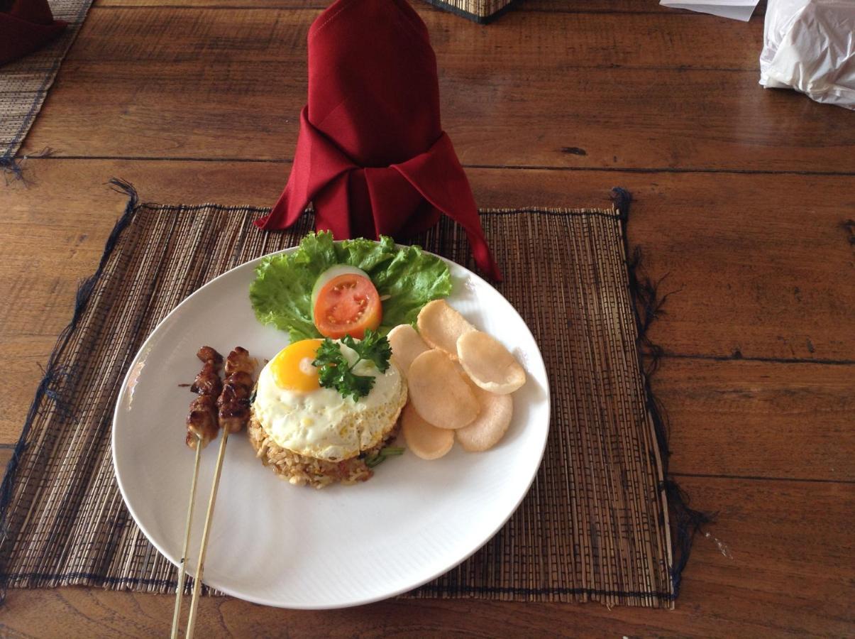 Yogi Homestay Canggu Buitenkant foto