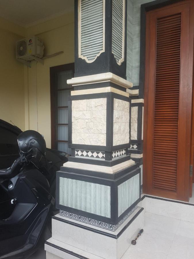 Yogi Homestay Canggu Buitenkant foto